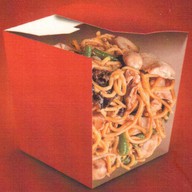 Яичная лапша с курицей Фото