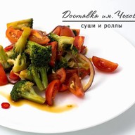 Салат с брокколи и томатами черри Фото