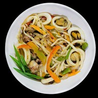 Лапша пшеничная удон с морепродуктами Фото