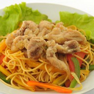 Яичная лапша с курицей Фото