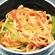 Пшеничная лапша с овощами Фото