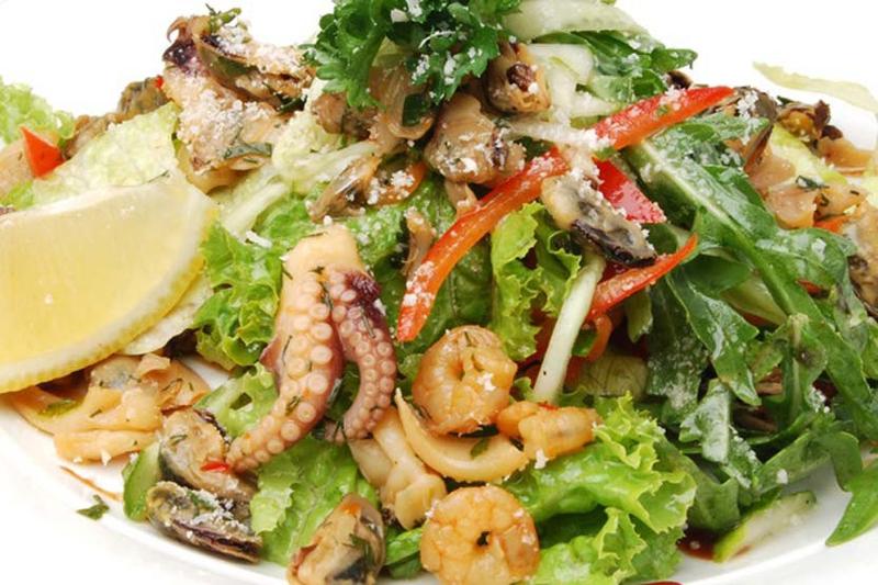 Вкусный салат с морепродуктами рецепт с Вкусный салат с морепродуктами рецепт с