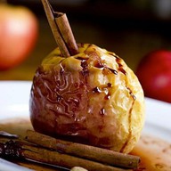 Яблоко на мангале Фото