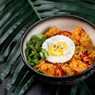 Рис малайзийский с курицей и креветками Фото