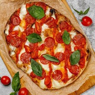 Римская пицца Пепперони Фото