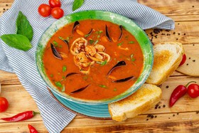 Средиземноморский суп с морепродуктами - Фото