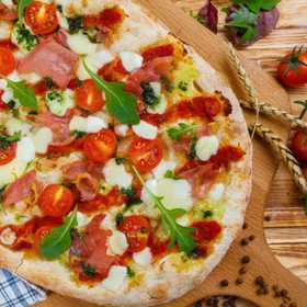 Римская пицца с пармским окороком - Фото