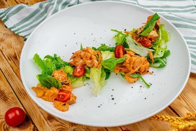 Салат с гребешками и креветками - Фото