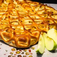 Пирог с яблоками Фото