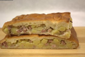 Пирог с картофелем, свиным шпиком - Фото