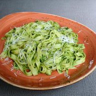 Паста со шпинатом и соусом песто Фото