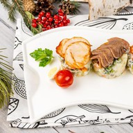 Трио Оливье с лососем, курой и языком Фото