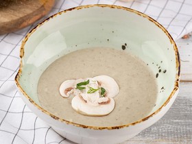Грибной крем-суп с гренками - Фото