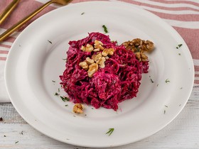 Салат из свеклы с грецким орехом - Фото