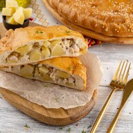 Пирог с курой и картофелем Фото