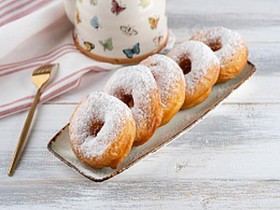 Пончик с сахарной пудрой - Фото