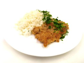 Шницель с отварным рисом - Фото