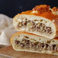 Пирог с мясом и картофелем Фото