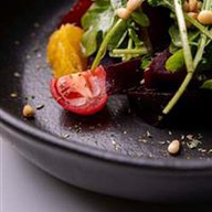 Салат с печеной свеклой и цитрусами Фото