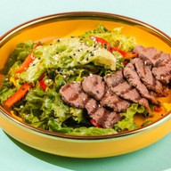 Тёплый салат с говядиной Фото