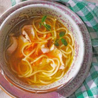Куриный суп с макарошками и фрикаделькам Фото