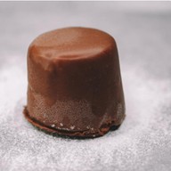 Шоколадная бомба торт Фото