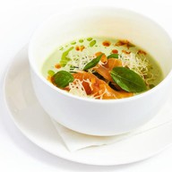 Суп с авокадо и лососем Фото