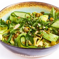 Большой зеленый салат Фото