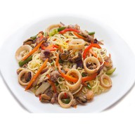Соба с морепродуктами Фото