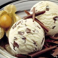 Мороженое с шоколадной крошкой Фото