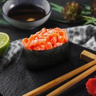 Острые суши с лососем Фото