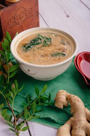 Суп со шпинатом и грибами - Фото