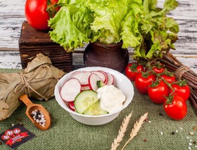 Салат с редисом,огурцом(пн,вт,ср,чт,пт) - Фото
