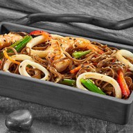 Соба с морепродуктами Фото