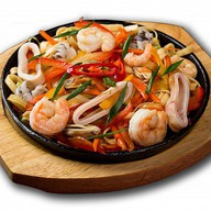 Удон с морепродуктами Фото