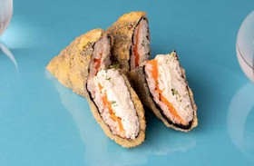 Японский сэндвич с лососем - Фото