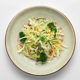 Салат из свежей капусты с огурцом - Фото