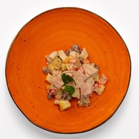 Салат с филе, ветчиной и картофелем - Фото