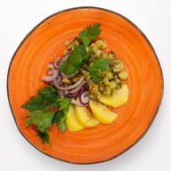 Салат с маринованным огурцом Фото