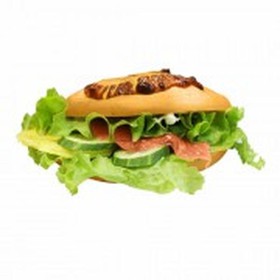 Сэндвич с сёмгой и омлетом - Фото