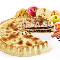 Пирог с яблоком, изюмом и корицей Фото