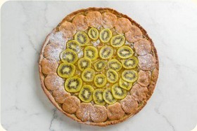 Пирог с грушей, киви и карамелью - Фото