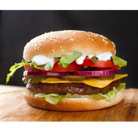 Чизбургер + картофель фри - Фото