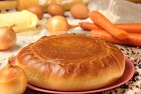 Пирог с морковью и луком - Фото