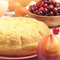 Пирог с вишней и персиком Фото