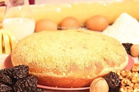 Пирог с орехом и черносливом - Фото