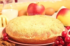 Пирог с яблоком и брусникой - Фото
