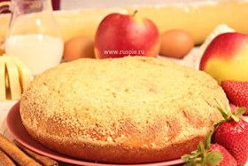 Пирог с яблоком и клубникой - Фото