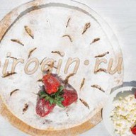 Творожный пирог с клубникой Фото