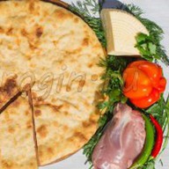 Осетинский пирог с индейкой и сыром Фото